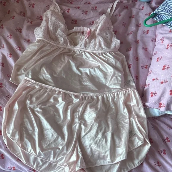 Juicy Couture Elegant Pink Satin Lingerie Sleepwear short Set Large NWOT Small - Picture 3 of 12